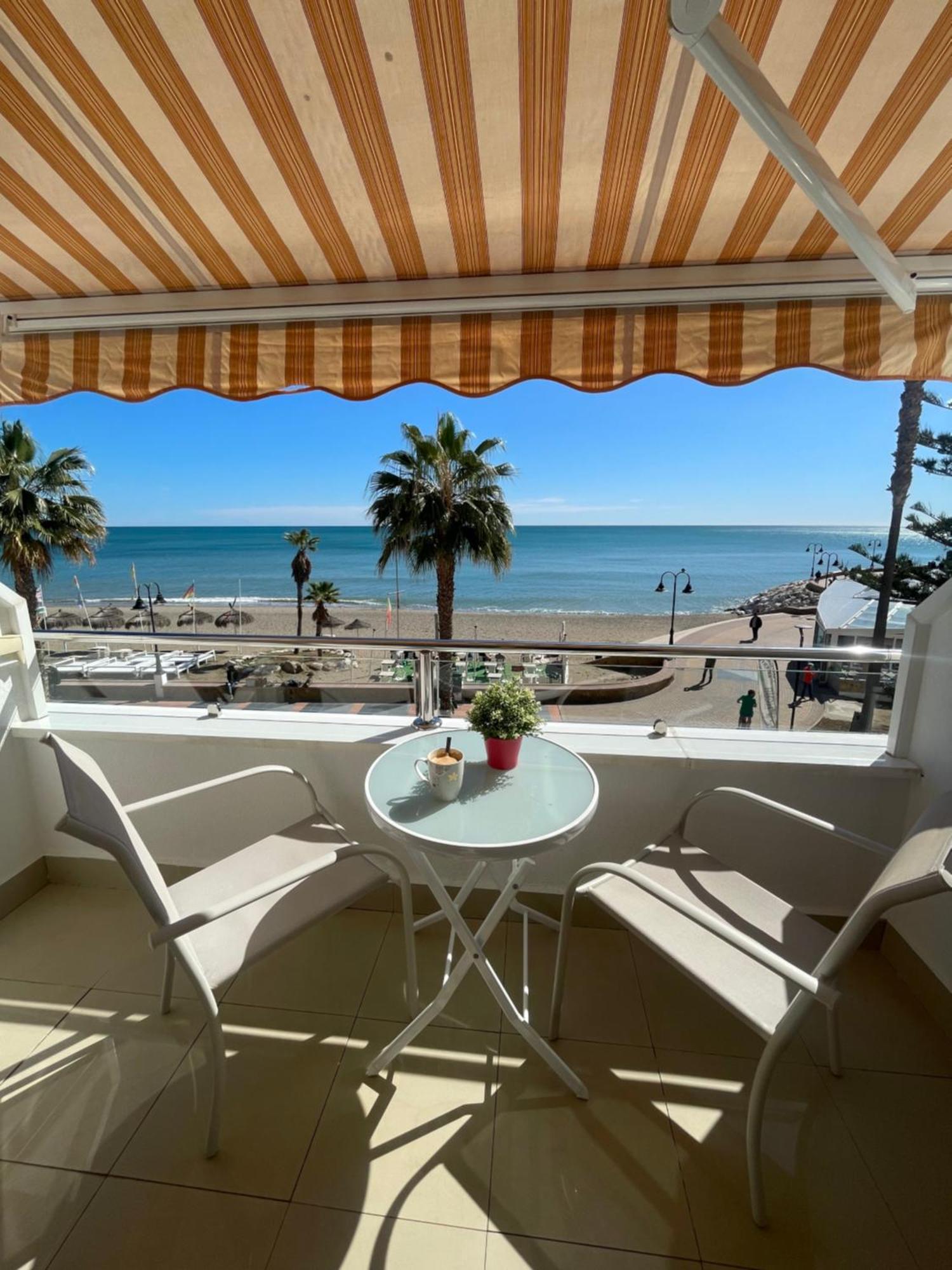Roca Chica. Studio - First Line Beach Torremolinos Exterior foto